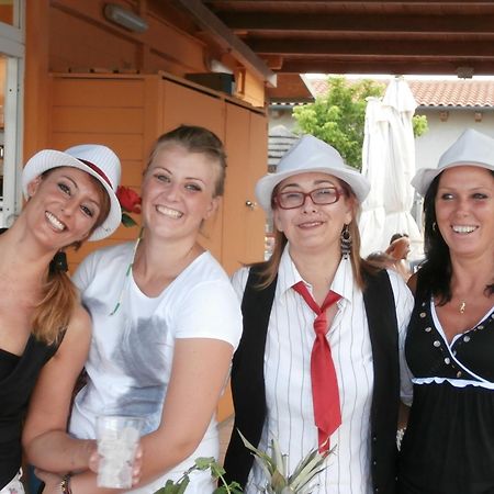 Hotel Caravel Marotta Bagian luar foto