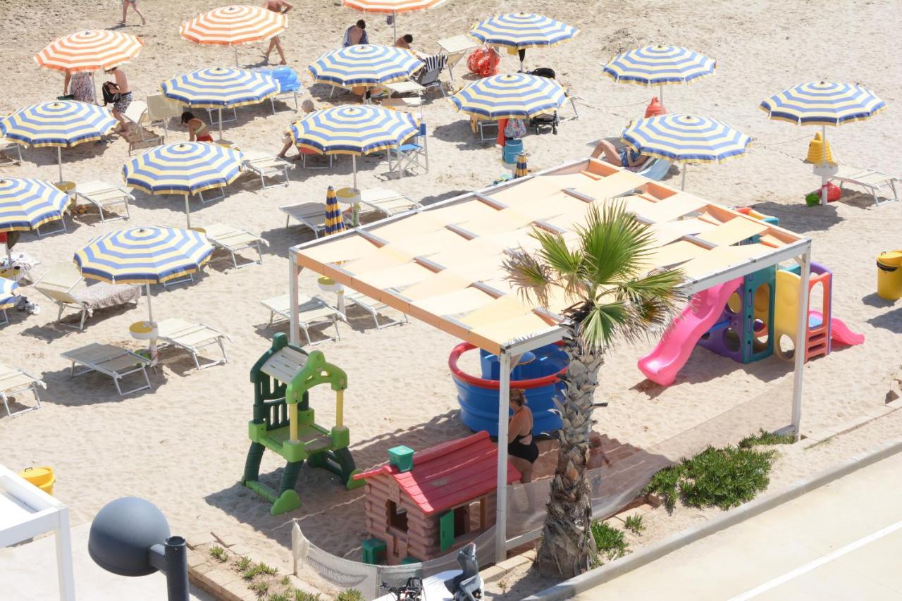 Hotel Caravel Marotta Bagian luar foto