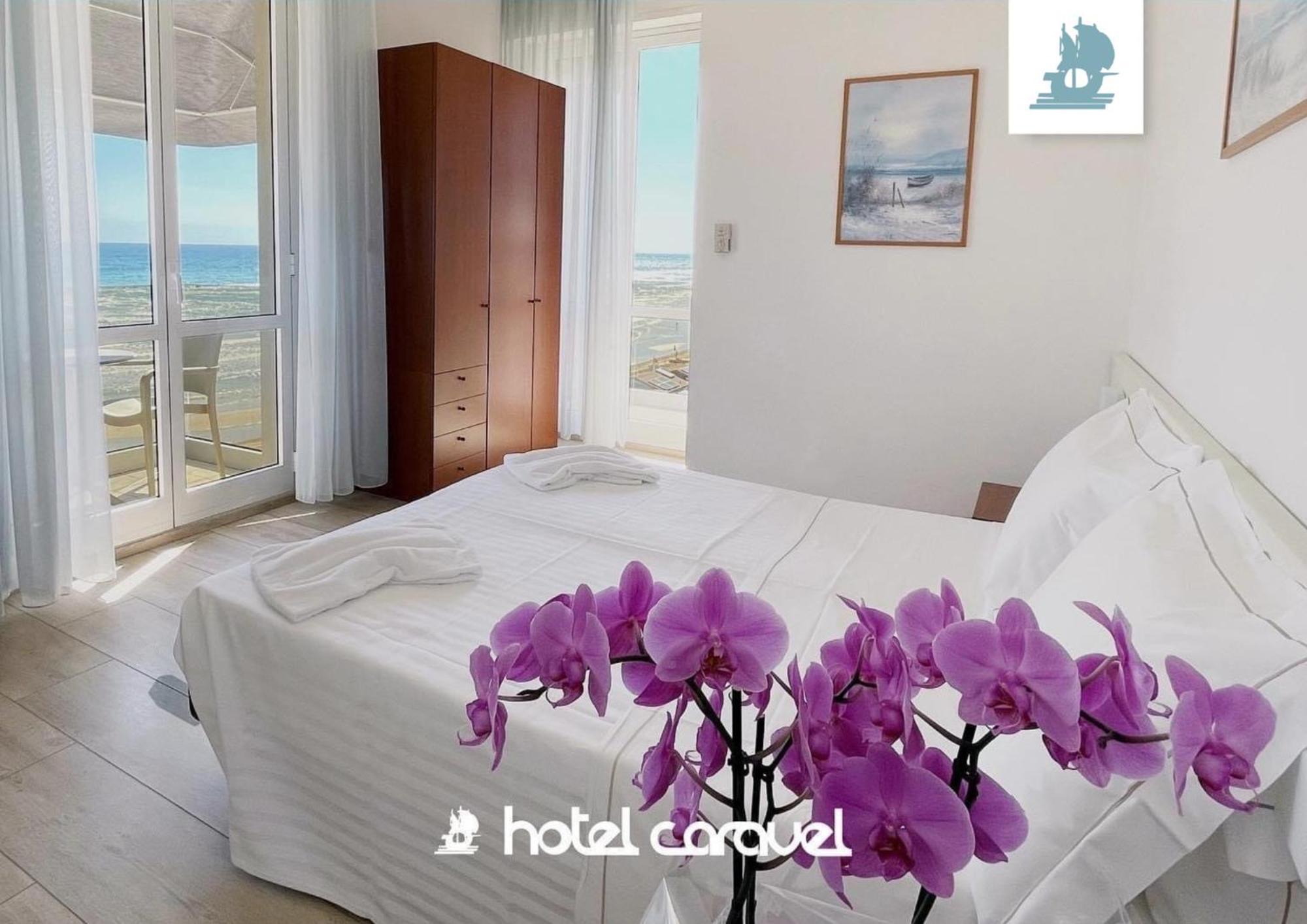 Hotel Caravel Marotta Bagian luar foto