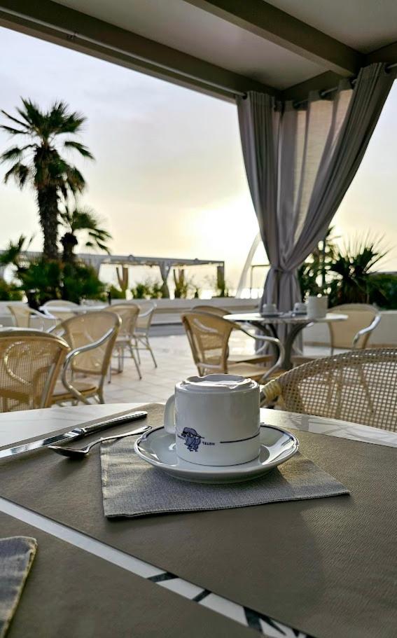 Hotel Caravel Marotta Bagian luar foto