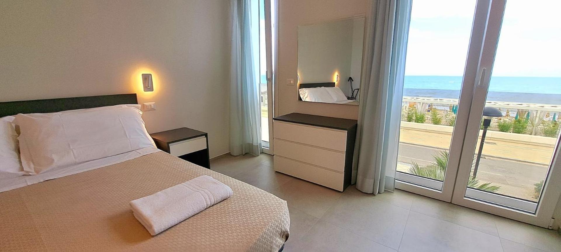 Hotel Caravel Marotta Bagian luar foto