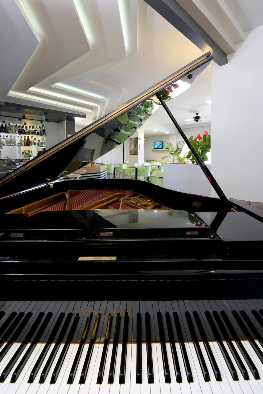 Hotel Caravel Marotta Bagian luar foto