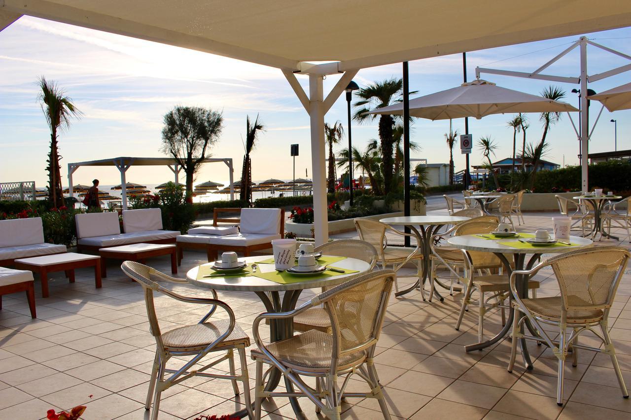 Hotel Caravel Marotta Bagian luar foto